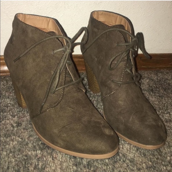 Shoes - Perfect fall heel booties 🥰